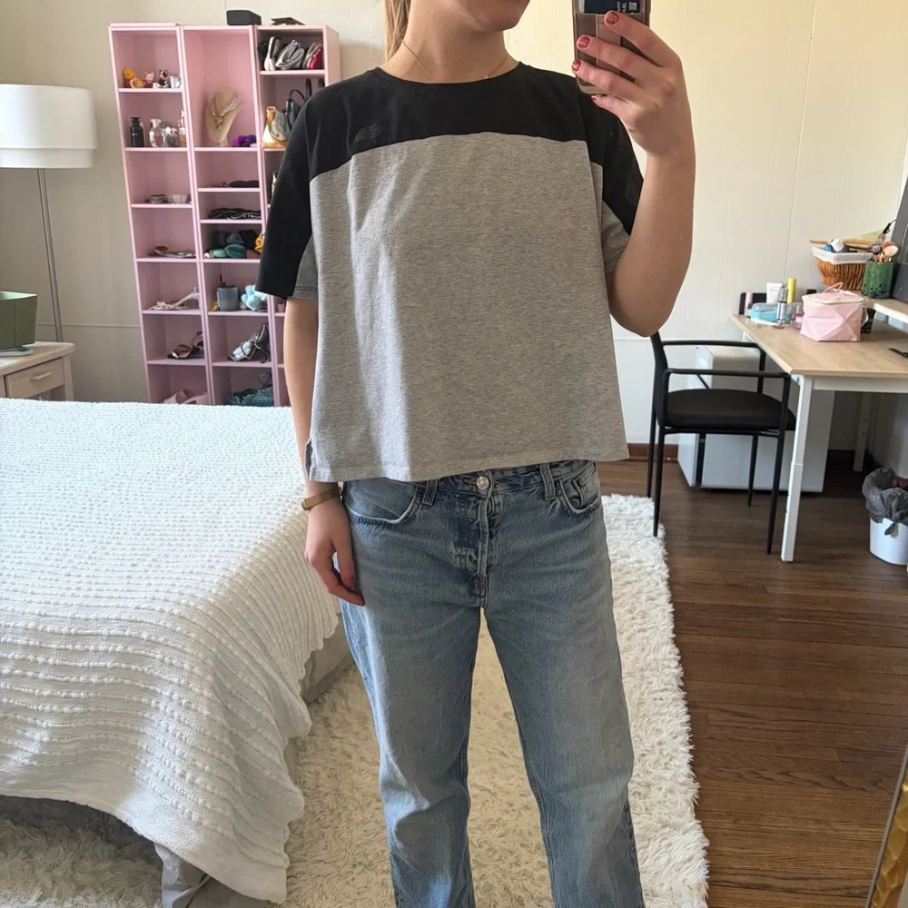 The North Face Black and Gray Colorblock Cropped T-Shirt Size Women’s XL - Picture 6 of 11